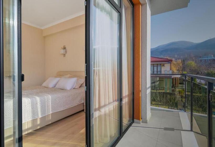 اتاق لوکس, Alexandria