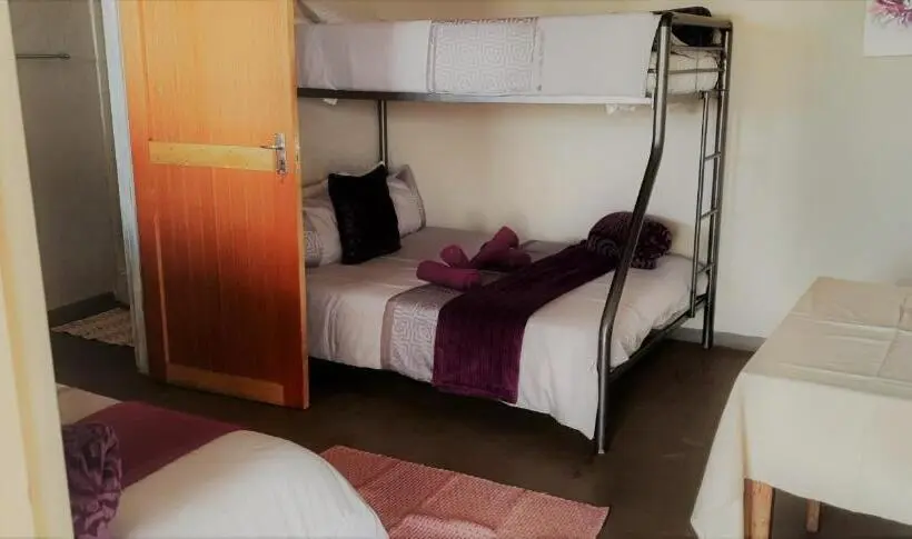 スタンダード４人部屋, Drakensberg Bush Lodge And Backpackers