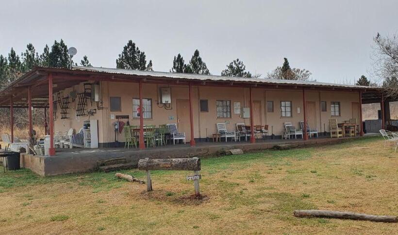 חדר סטנדרט לארבעה, Drakensberg Bush Lodge And Backpackers