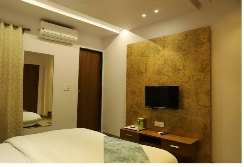 Quarto Deluxe, Shree Darshnam