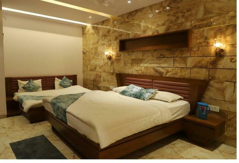 Quarto Deluxe Cama King, Shree Darshnam