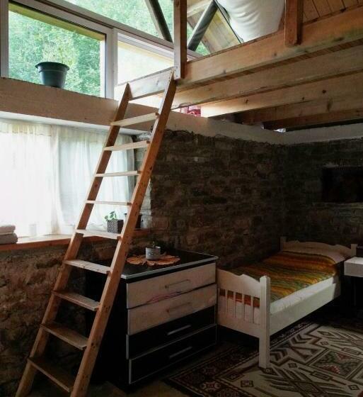 家庭间, Ferma Albanik