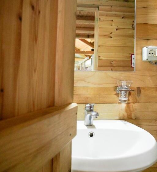 家庭间, Ferma Albanik