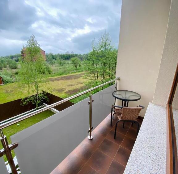 Chambre Triple Standard Vue Piscine, приватна садиба європа