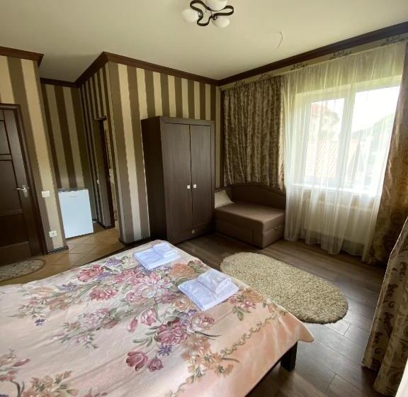 Chambre Triple Standard, приватна садиба європа