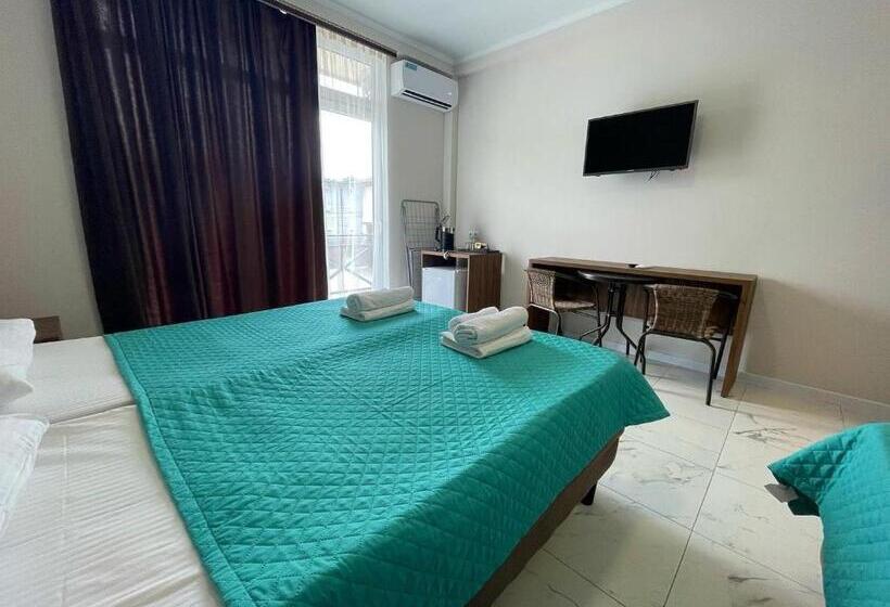 اتاق استاندارد با بالکن, бугенвиллея