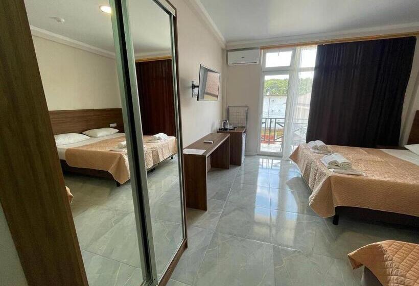 اتاق استاندارد با بالکن, бугенвиллея