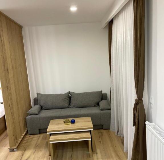 اتاق خانوادگی, Honey Valley Bjelašnica