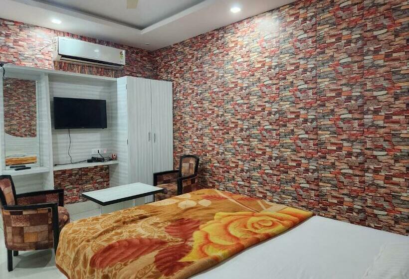 Номер Deluxe, Golden Park Inn