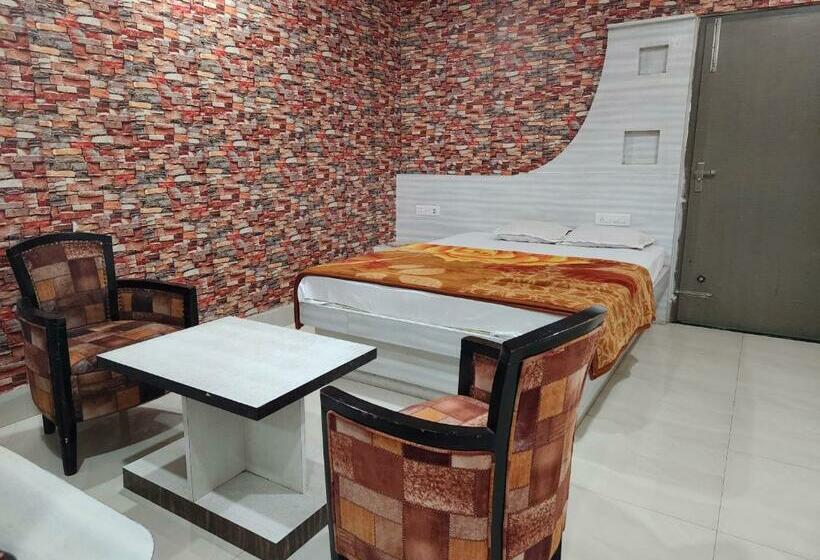 Номер Deluxe, Golden Park Inn