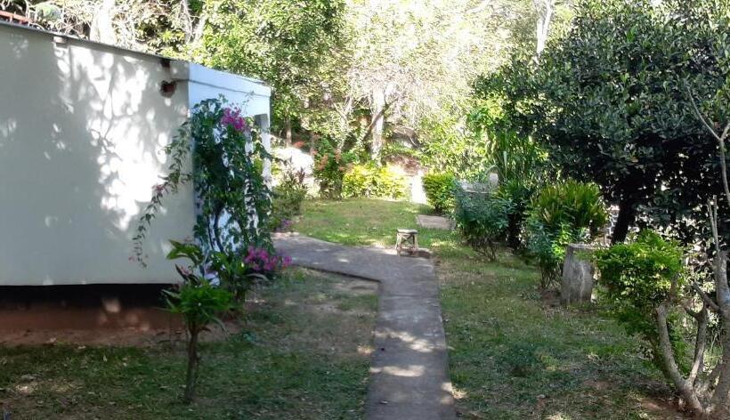 اتاق خانوادگی با چشمانداز باغ, Le Panoramique Ankify