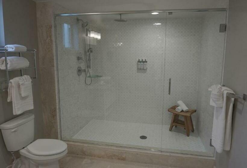 استودیوی لوکس, Sunset Reef St. Kitts