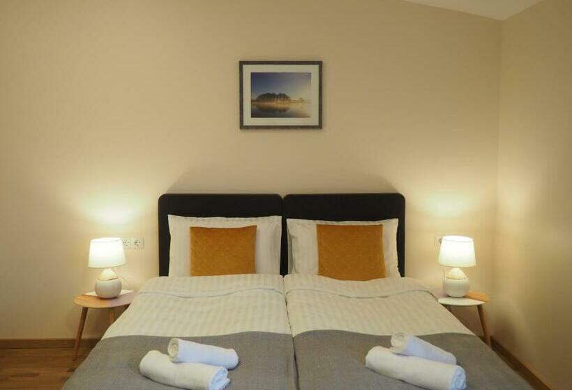 اتاق استاندارد, Svečių Namai žara