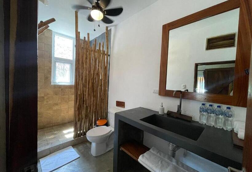 سوییت دوبلکس, Ka´ana Surf