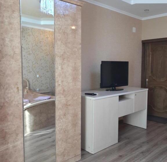 اتاق سوپریور با تخت بزرگ, Kristall