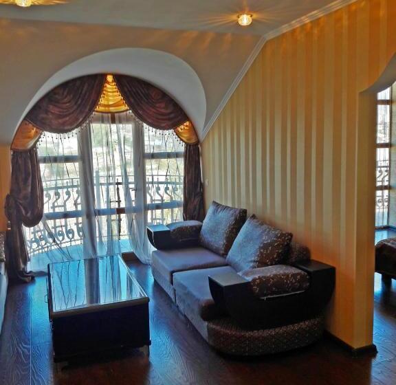 سوییت سوپریور, Kristall