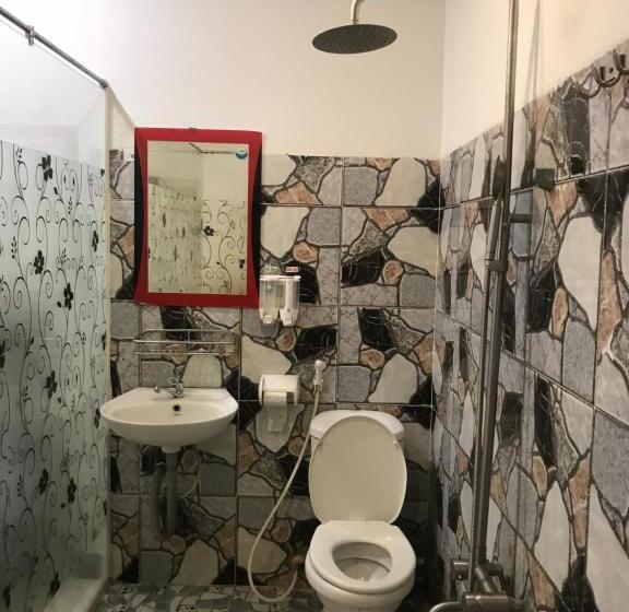 اتاق استاندارد, Phố đá