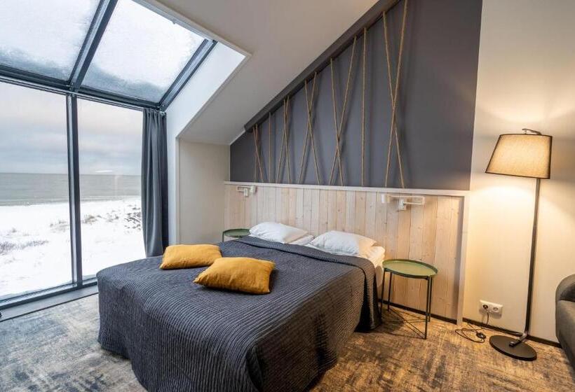 اتاق خانوادگی با چشم‌انداز دریا, Tulivee Villa