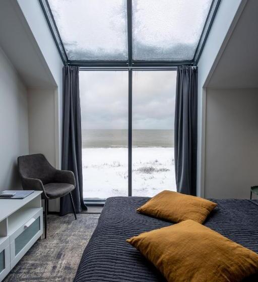 اتاق خانوادگی با چشم‌انداز دریا, Tulivee Villa