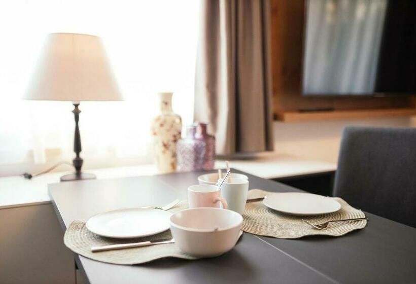 스탠다드 스튜디오, Viktorias Home Kufstein