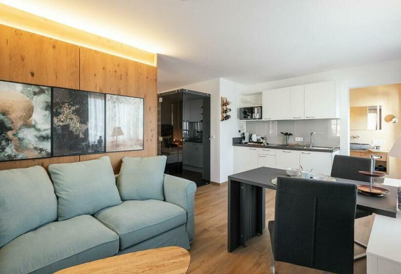 스탠다드 스튜디오, Viktorias Home Kufstein