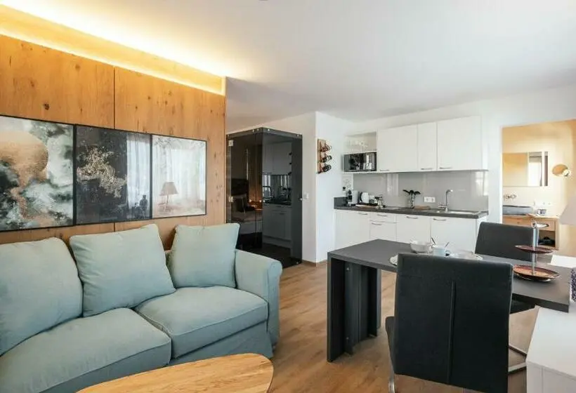 استودیوی استاندارد, Viktorias Home Kufstein