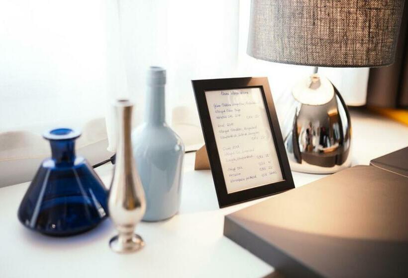 스탠다드 스튜디오, Viktorias Home Kufstein