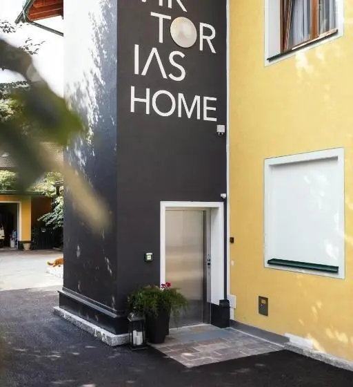 استودیوی استاندارد, Viktorias Home Kufstein