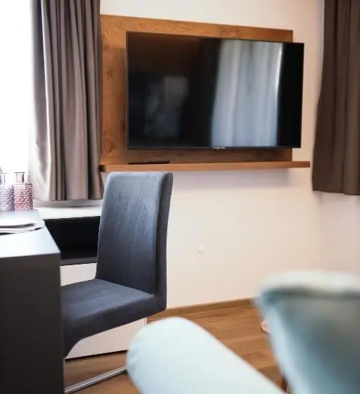 استودیوی استاندارد, Viktorias Home Kufstein