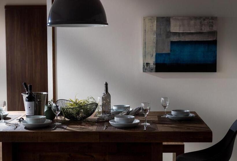 דירת 4 חדרים, Little Santa