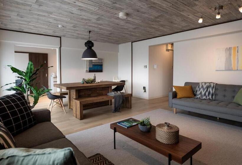 דירת 4 חדרים, Little Santa