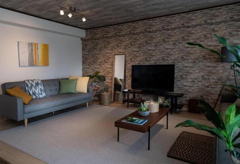 דירת 4 חדרים, Little Santa