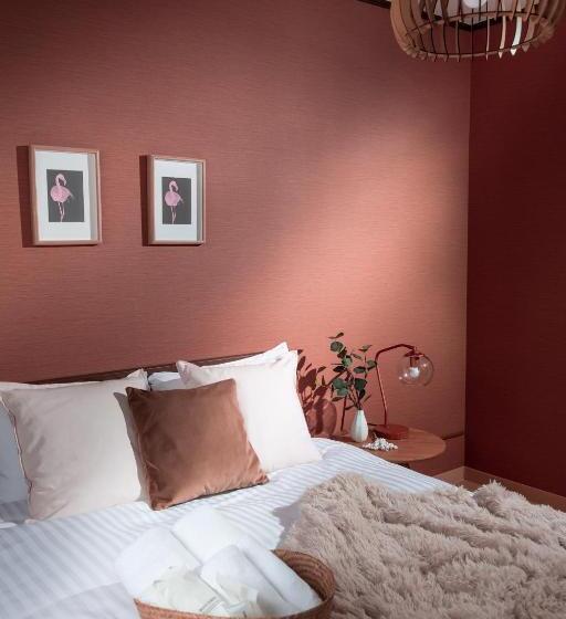 בית, חדר שינה 1, Little Santa