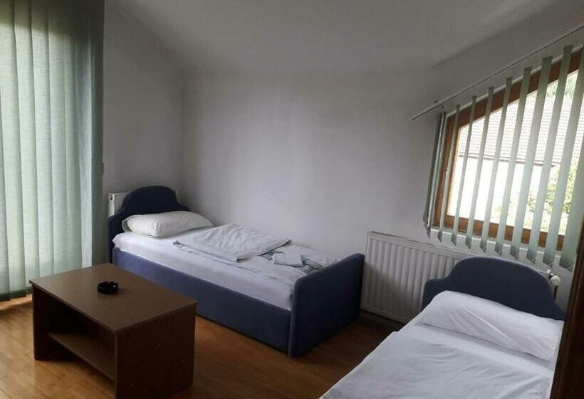 اتاق استاندارد سه نفره, Motel Tetrijeb Sipovo