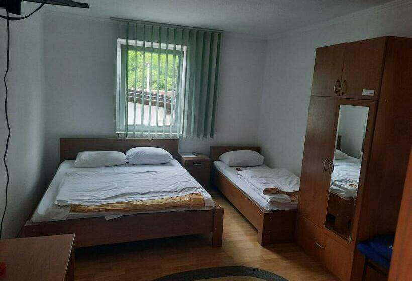 اتاق استاندارد سه نفره, Motel Tetrijeb Sipovo