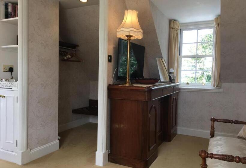 Номер Deluxe, Kilmeny