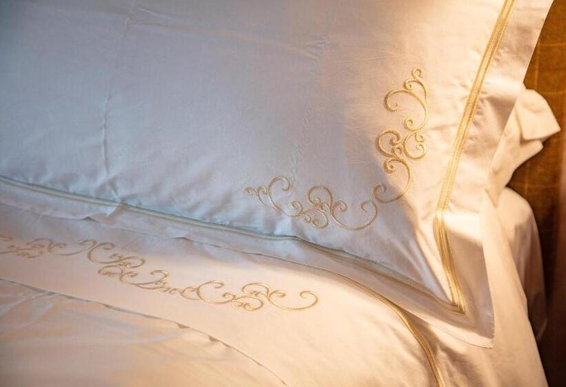 Люкс Кровать Кинг, Kilmeny