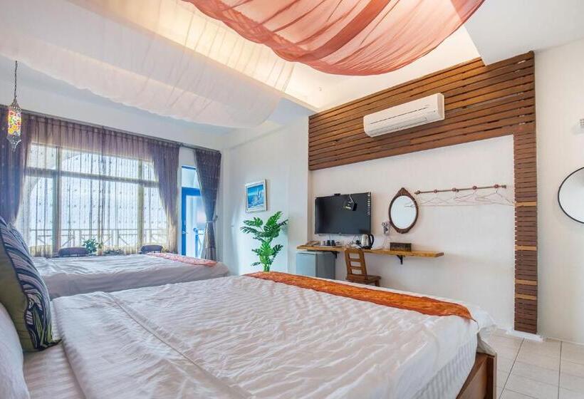 اتاق استاندارد چهار تخته با چشم‌انداز دریا, Xiao Liuqiu Mediterranean B&b