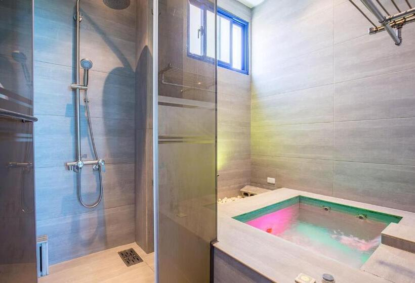 اتاق استاندارد با وان آب گرم, Xiao Liuqiu Mediterranean B&b