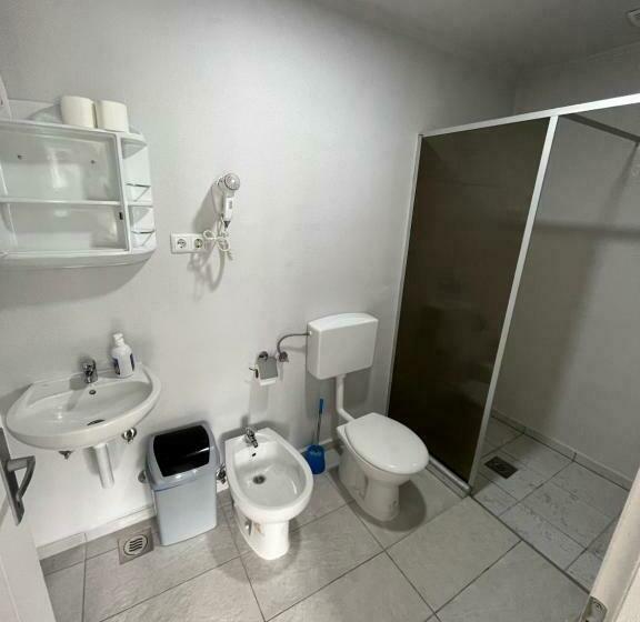 اتاق استاندارد با چشمانداز دریاچه, River View