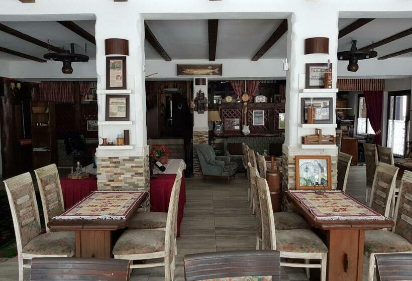 اتاق استاندارد با چشمانداز دریاچه, River View