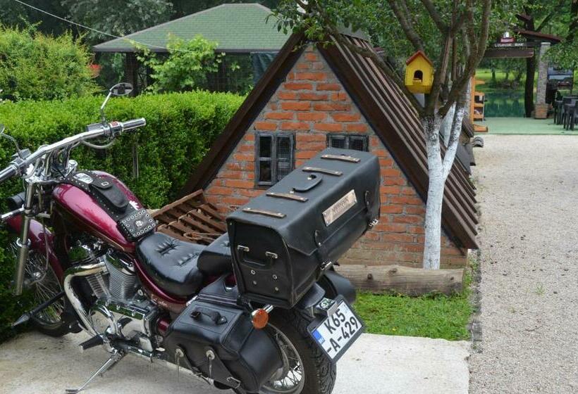 چادر با خدمات رفاهی استاندارد, River View