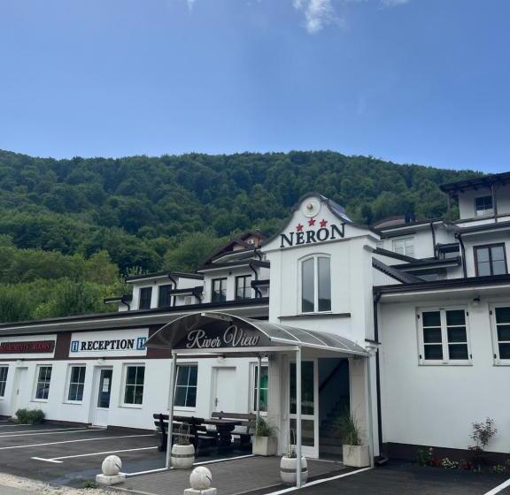 اتاق استاندارد سه نفره, River View