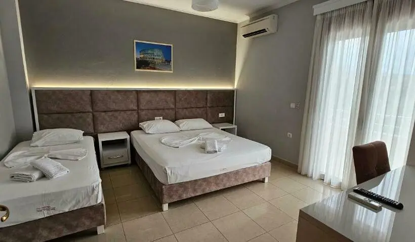 اتاق لوکس, Kolla