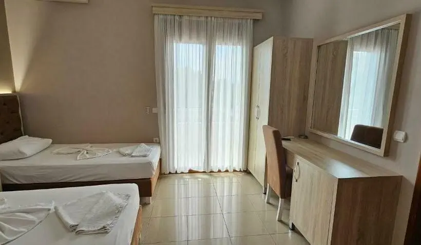اتاق استاندارد سه نفره, Kolla