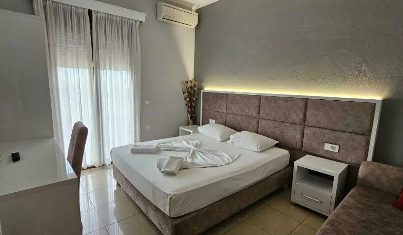 اتاق لوکس, Kolla