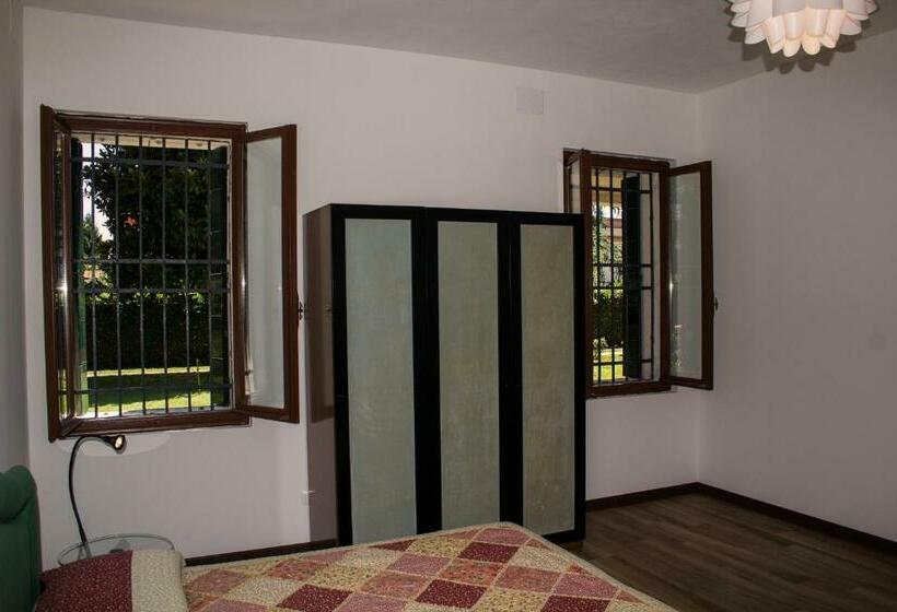 חדר סטנדרט חדר אמבטיה משותף, Appartamento Degli Alfieri