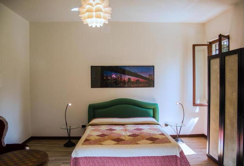 חדר סטנדרט חדר אמבטיה משותף, Appartamento Degli Alfieri