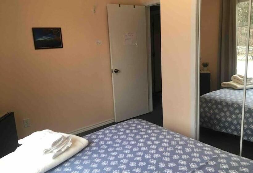 Standard Szoba, Freeda S Place