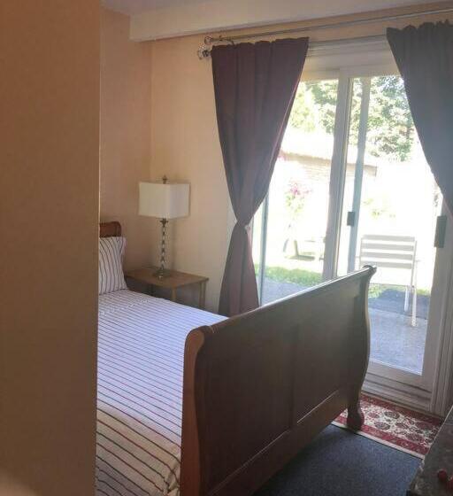 Standard Szoba, Freeda S Place